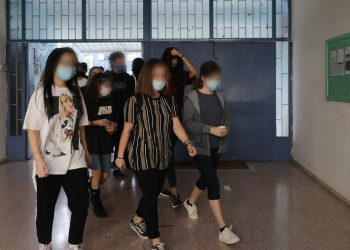 Σχολεία: Έτσι θα ανοίξουν Γυμνάσια και Λύκεια – Τι θα γίνει με διαγωνίσματα, βαθμολογίες, απουσίες
