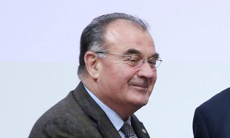 Αρνείται τις κατηγορίες της Μπεκατώρου ο παράγοντας – Αποχώρησε από την ΕΟΕ