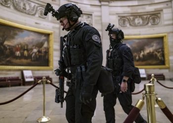 Εισβολή στο Καπιτώλιο: «Πέφτουν κεφάλια» στην αστυνομία