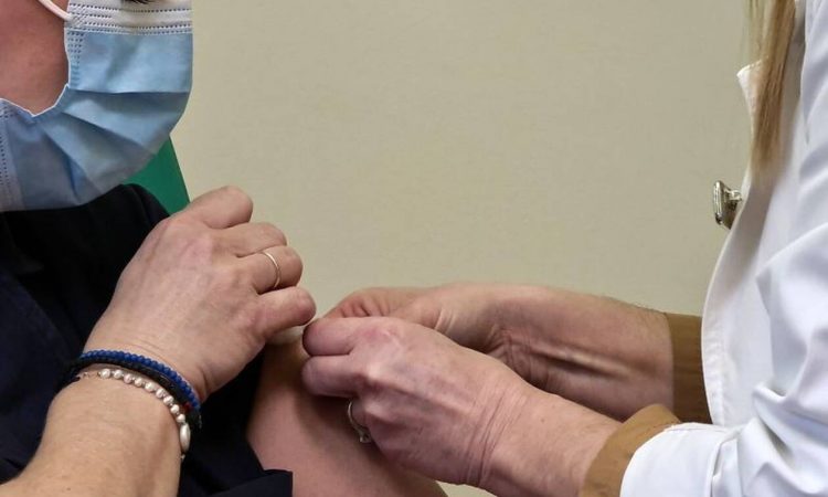 Εμβόλιο κορονοϊού: Πόσοι το έκαναν το τελευταίο 24ωρο – Δείτε Online τα δεδομένα εμβολιασμού