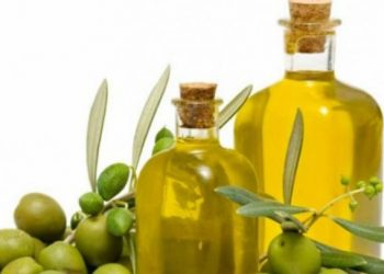 Λεκές από Λάδι; Αποχαιρετίστε τον σε Λιγότερο από 5 Λεπτά