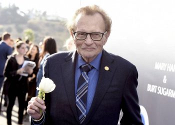 Πέθανε ο Larry King – Θρήνος για τον θρυλικό παρουσιαστή
