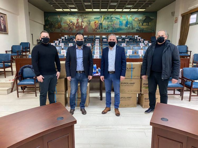 Δωρεά 20.000 μασκών και πλήθος αντισηπτικών για τα σχολεία του Δήμου Τρικκαίων