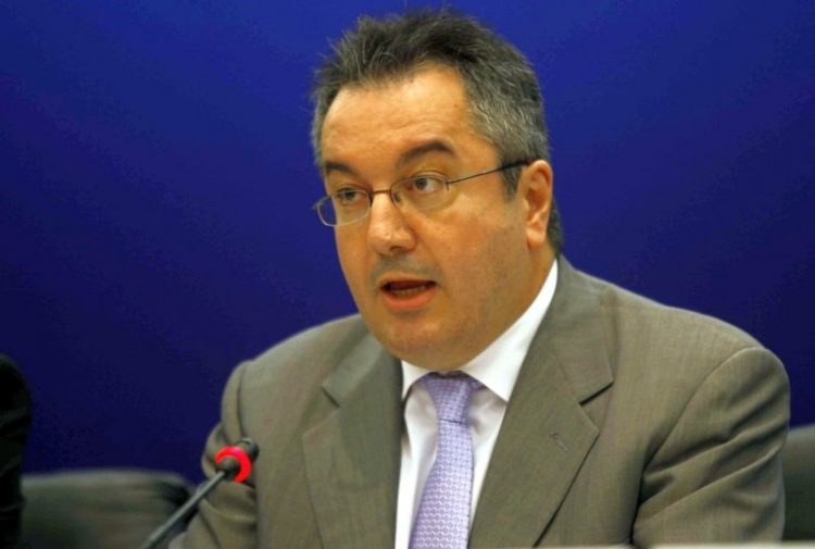 Φέρετρα στέλνουν στον Μόσιαλο