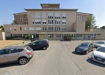 Γιατρός δολοφόνησε δύο ασθενείς για να ελευθερώσει κρεβάτια σε νοσοκομείο Covid