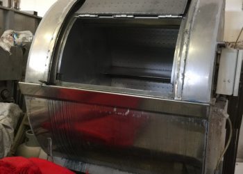 Πωλούνται μεταχειρισμένα επαγγελματικά πληντύρια-στεγνωτήρια σε καλή τιμή