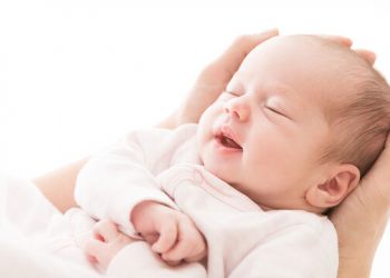 Σε ποια ηλικία αρχίζουν να χαμογελούν τα μωρά;