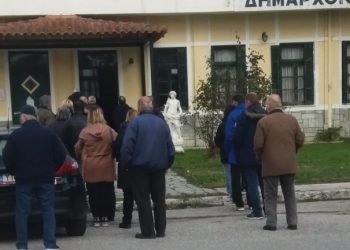 Ηρέμησαν στα Μεγάλα Καλύβια-Κανένα θετικό τέστ μετά από το μεγάλο θόρυβο που είχε δημιουργηθεί