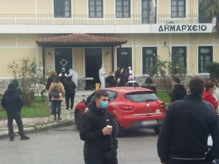 Μεγάλη συμμετοχή για τα Rapid test στα Μεγάλα Καλύβια όπου θεωρείται αυξημένο το ιικό φορτίο