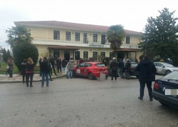 Μεγάλη συμμετοχή για τα Rapid test στα Μεγάλα Καλύβια όπου θεωρείται αυξημένο το ιικό φορτίο