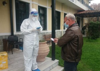 Μεγάλη συμμετοχή για τα Rapid test στα Μεγάλα Καλύβια όπου θεωρείται αυξημένο το ιικό φορτίο