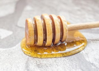 Σπιτική μάσκα μαλλιών με μέλι και βούτυρο καρύδας