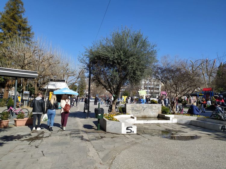 Οι Τρικαλινοί πήγαν… παραλία