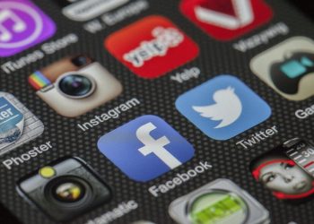 «Έπεσαν» Facebook και Messenger- Προβλήματα και σε Instagram & Whatsapp