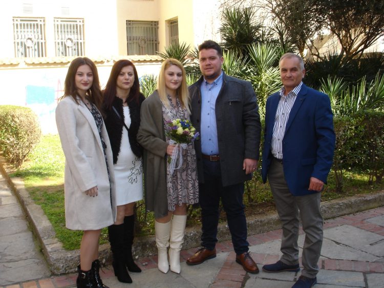 Τις ζωές τους ένωσαν στο Δημαρχείο ο Ελευθέριος Αρότσιος και η Χρυσούλα Μαρδάνη