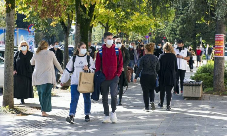 Lockdown: Στο μικροσκόπιο συνολικά 13 περιοχές – Για ποιες δύο «κλειδώνουν» αυστηρότερα μέτρα