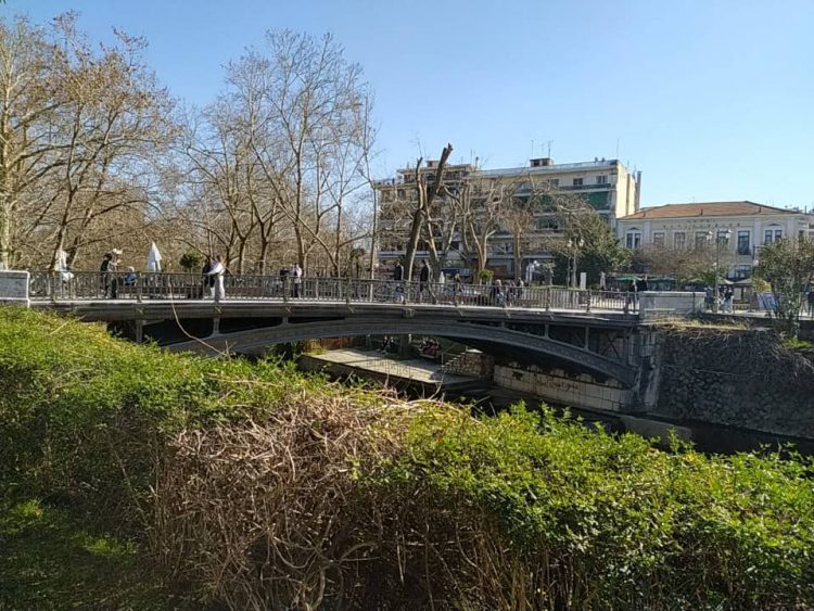 Οι Τρικαλινοί πήγαν… παραλία