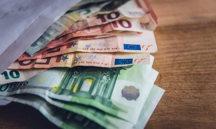 Εκκρεμείς συντάξεις: Πώς θα χορηγηθεί η προκαταβολή σύνταξης – Τι προβλέπει η σχετική τροπολογία