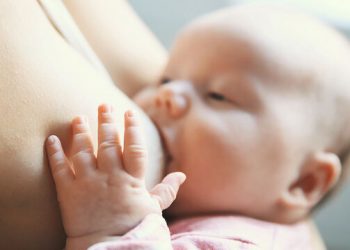 Θηλασμός: Πώς θα καταλάβετε ότι το μωρό έχει χορτάσει;