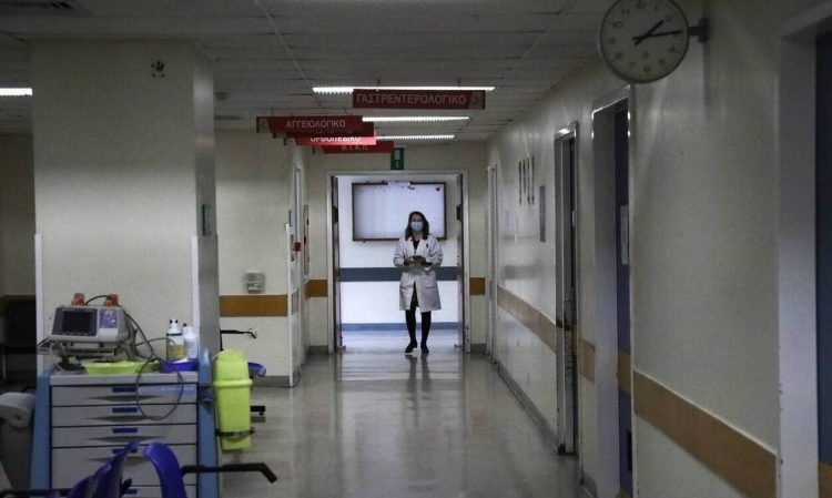 Lockdown: Συναγερμός για νοσηλείες, διασωληνωμένους, σχολεία – Έκτακτη σύσκεψη των λοιμωξιολόγων