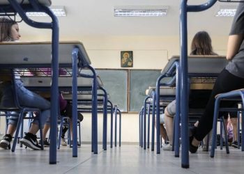 Κανονικά οι Πανελλήνιες εξετάσεις – Παράταση του σχολικού έτους Πάσχα και καλοκαίρι