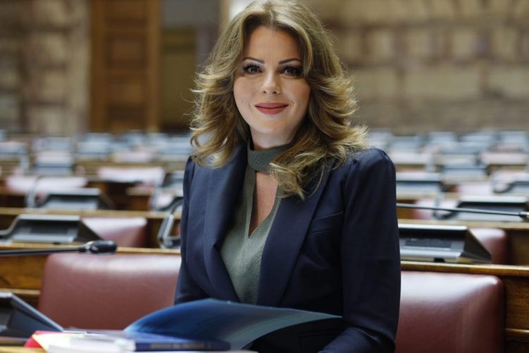 Η Κατερίνα Παπακώστα εισηγήτρια της ΝΔ στο Νομοσχέδιο για την Εισαγωγή στην Τριτοβάθμια Εκπαίδευση και την προστασία του Ακαδημαϊκού Περιβάλλοντος- «Προχωρούμε σε τομές» υποστήριξε