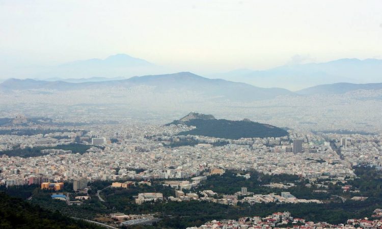 Καιρός: Με 20 βαθμούς και αφρικανική σκόνη η Τετάρτη – Πλησιάζει το πολικό ψύχος