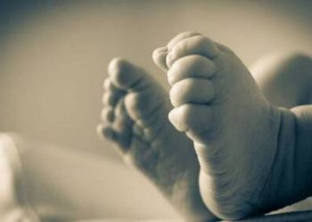 Μωρό πνίγηκε σε πισίνα – Η μητέρα του κοιμόταν