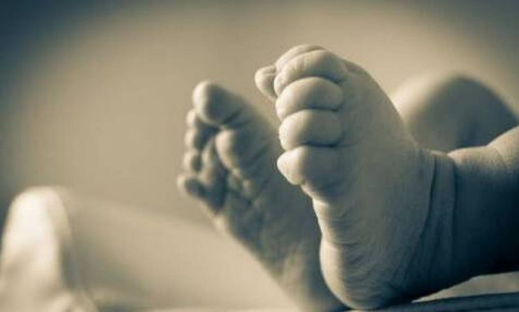 Μωρό πνίγηκε σε πισίνα – Η μητέρα του κοιμόταν