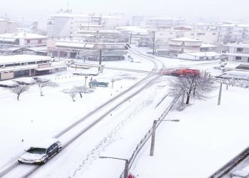 Άσπρη μέρα ξημέρωσε στα Τρίκαλα (φωτό)