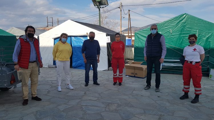 Είδη πρώτης ανάγκης στο Βλαχογιάννη από τον σύλλογο γονέων-κηδεμόνων 2ου δημοτικού σχολείου Καλαμπάκας