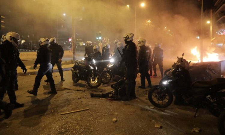 Νέα Σμύρνη: Στη φυλακή ο «Ινδιάνος» – Οι διάλογοι – σοκ μετά την επίθεση στον αστυνομικό