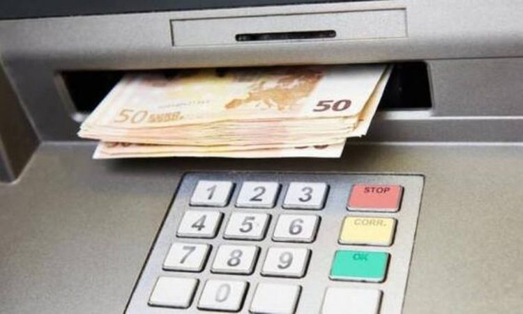 ΟΠΕΚΑ: Ημέρα πληρωμών – Ποιοι θα δουν σήμερα (31/3) χρήματα στους λογαριασμούς τους