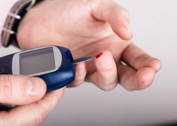 Υψηλό σάκχαρο στο αίμα: 5 απλές διατροφικές αλλαγές για να το μειώσετε