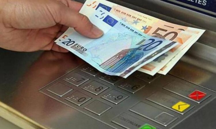 ΟΠΕΚΑ: Στις 31/3 πιστώνονται τα επιδόματα Μαρτίου – Δείτε αναλυτικά