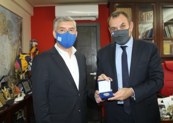 Ο Υπουργός Εθνικής Άμυνας Ν. Παναγιωτόπουλος στον Περιφερειάρχη Θεσσαλίας Κ. Αγοραστό