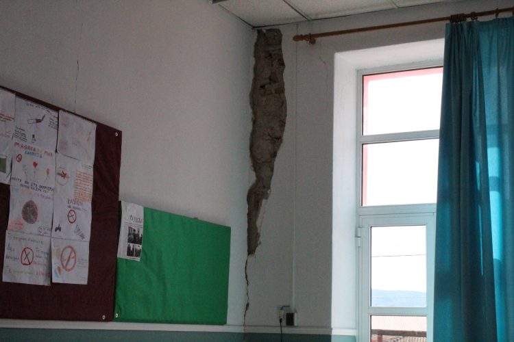 Αίτημα Δήμου Φαρκαδόνας για επιχορήγηση ύψους 3 εκ. ευρώ για αποκατάσταση βλαβών των δημοσίων υποδομών λόγω του σεισμού