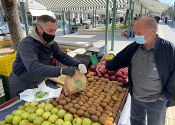 Σε λειτουργία η νέα σύγχρονη λαϊκή αγορά στα Τρίκαλα (video)