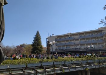 Δεύτερη άνοιξη με… καραντίνα στα Τρίκαλα-Οι Τρικαλινοί βγήκαν να απολαύσουν την λιακάδα (φωτό)