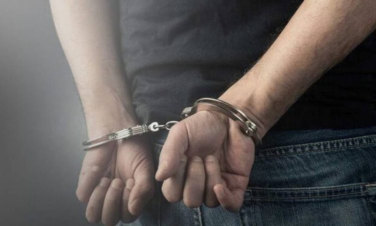 Δεν είδε πως το αυτοκίνητο που επιχείρησε να κλέψει ήταν της ΕΛ.ΑΣ.