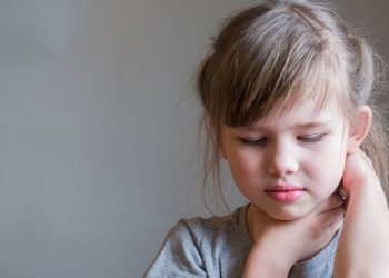 Αμυγδαλίτιδα στα παιδιά: Τι πρέπει να γνωρίζουν οι γονείς