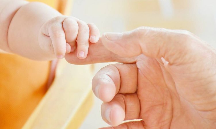 ΟΠΕΚΑ- Επίδομα παιδιού Α21: Πότε πληρώνεται η πρώτη δόση – Ποσά και δικαιούχοι