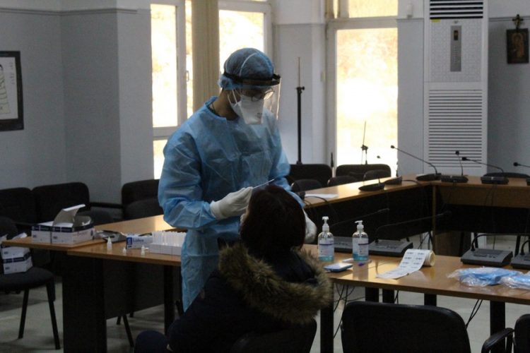 Αίτημα Δήμου Φαρκαδόνας για κατά προτεραιότητα εμβολιασμό κατά του COVID-19