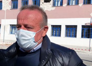 «Παρακαλούσα τον Θεό να αντέξει το κτίριο άλλα 30 δευτερόλεπτα» – Ο διευθυντής του σχολείου στο Δαμάσι περιγράφει τη στιγμή του σεισμού
