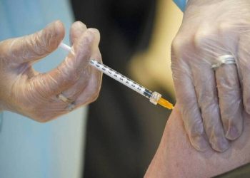 Κορονοϊός: Ξεκινούν οι εμβολιασμοί για τις ηλικιακές ομάδες 70-74 – Ανοίγουν δυο mega εμβολιαστικά
