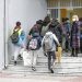 Άνοιγμα σχολείων: Υποχρεωτικό το τεστ κορονοϊού για τους μαθητές – Πότε θα επιστρέψουν στις τάξεις