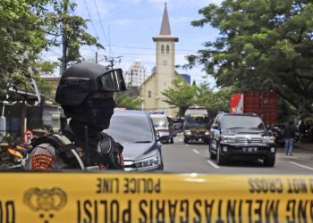 Ινδονησία: Αρκετοί τραυματίες από επίθεση αυτοκτονίας έξω από εκκλησία