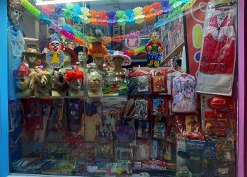 Οι απόκριες και φέτος ξεκινούν από τα Junior Toys!!! – Στολές κι αξεσουάρ σε ασυναγώνιστες τιμές!!!