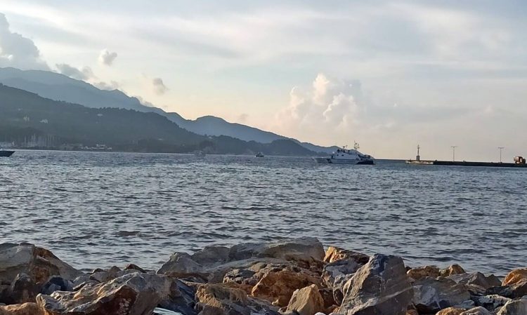 Λέκκας: Σε μετεωρολογικές συνθήκες οφείλεται η υποχώρηση της στάθμης της θάλασσας