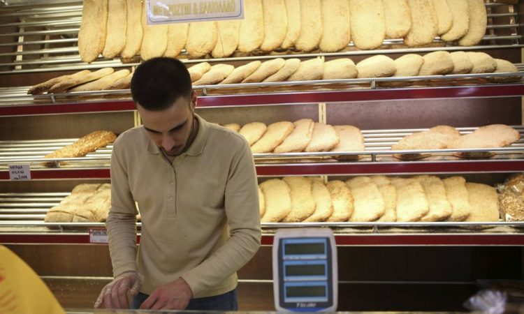 Καθαρά Δευτέρα: Αυτή είναι φέτος η τιμή της λαγάνας